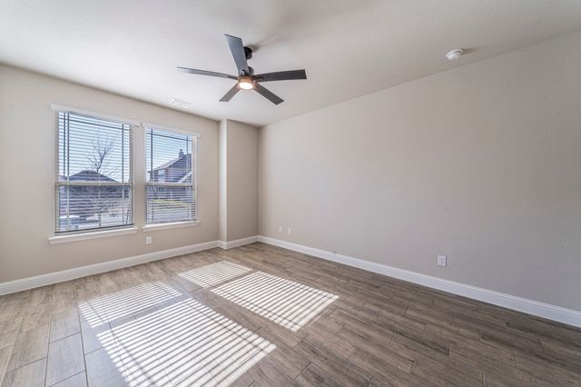 1049 Snowy Owl Drive, Alvarado, TX 76009