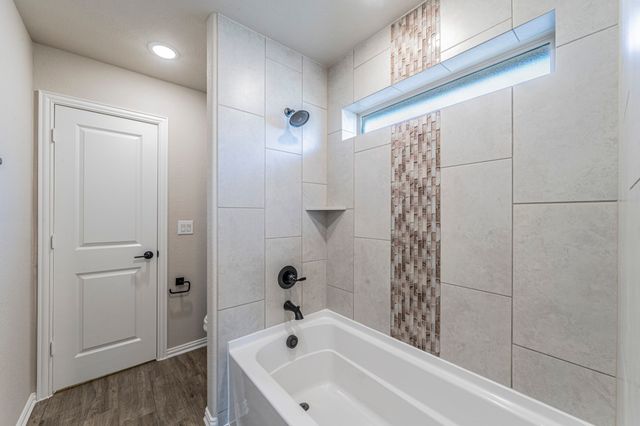 1049 Snowy Owl Drive, Alvarado, TX 76009