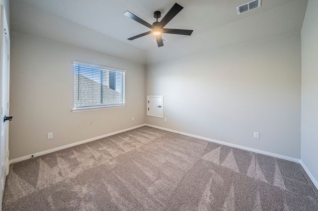 1049 Snowy Owl Drive, Alvarado, TX 76009