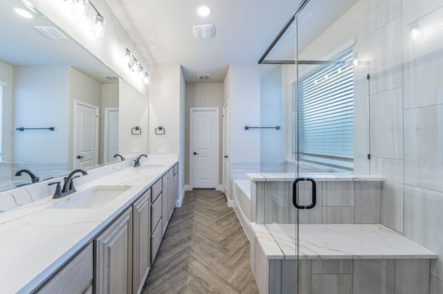 1049 Snowy Owl Drive, Alvarado, TX 76009