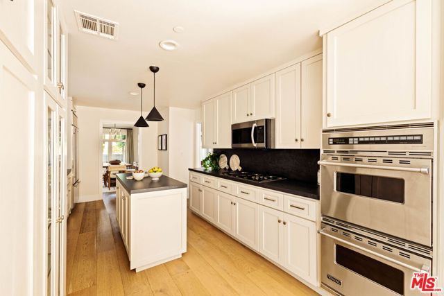 825 Huntley, West Hollywood, CA 90069