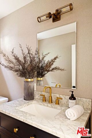 825 Huntley, West Hollywood, CA 90069