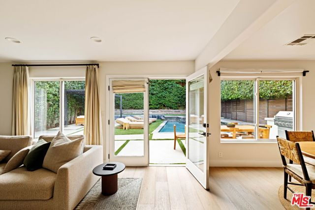 825 Huntley, West Hollywood, CA 90069