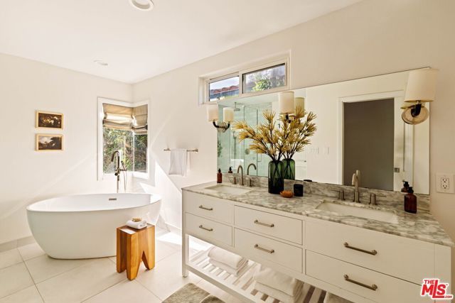 825 Huntley, West Hollywood, CA 90069