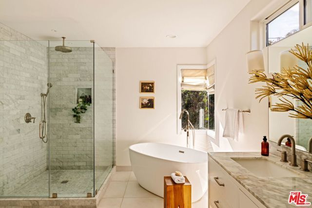 825 Huntley, West Hollywood, CA 90069