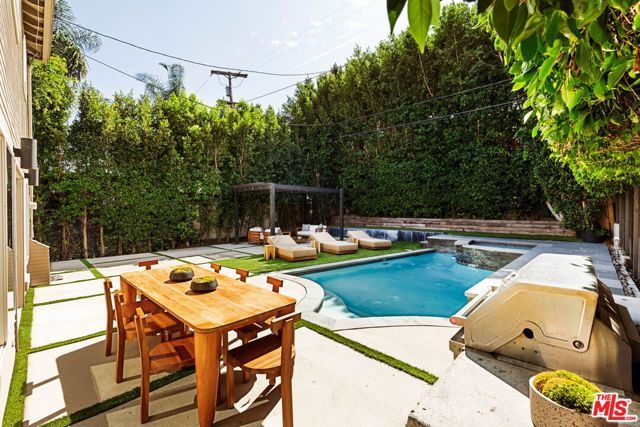 825 Huntley, West Hollywood, CA 90069
