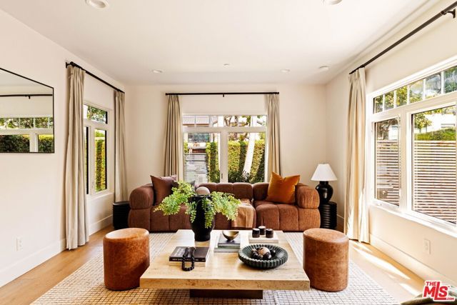 825 Huntley, West Hollywood, CA 90069