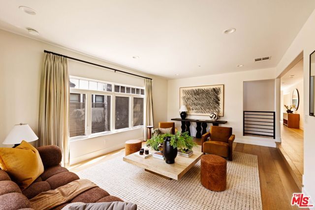825 Huntley, West Hollywood, CA 90069