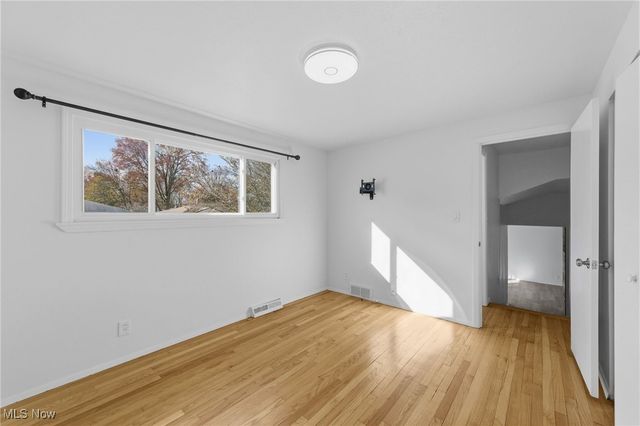 6677 Crenshaw Drive, Parma Heights, OH 44130