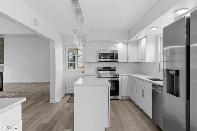 6677 Crenshaw Drive, Parma Heights, OH 44130