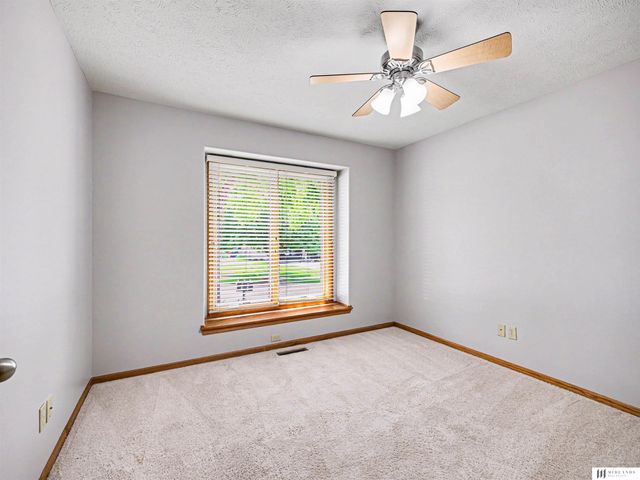 14810 Black Street, Bennington, NE 68007