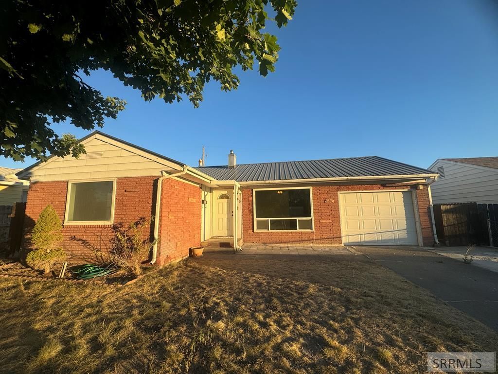 220 Beacon Drive, Idaho Falls, ID 83402