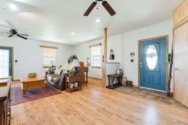 9601 Westview Drive, Lexington, OK 73051