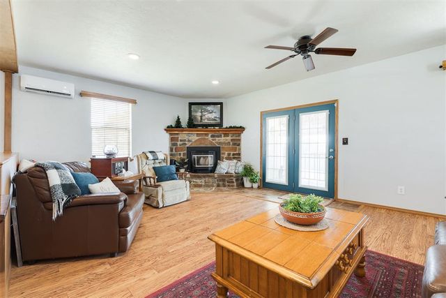 9601 Westview Drive, Lexington, OK 73051