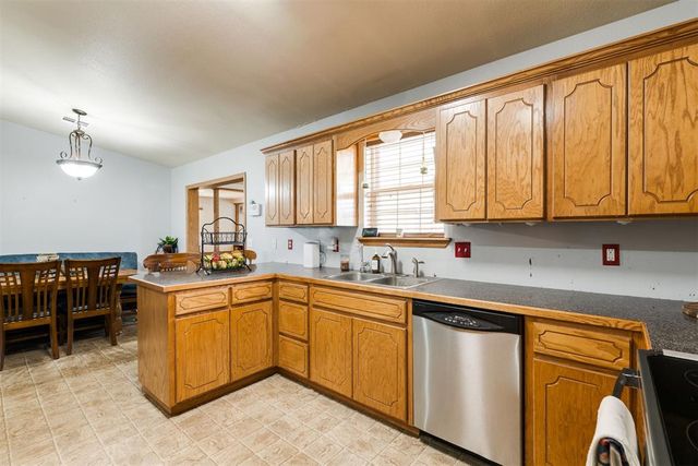 9601 Westview Drive, Lexington, OK 73051