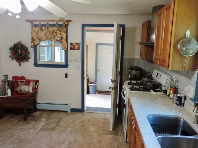 96 Logtown Rd, Amherst, MA 01002