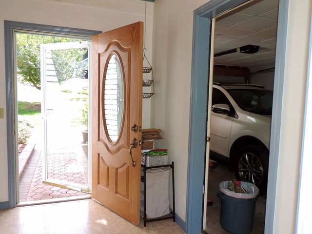 96 Logtown Rd, Amherst, MA 01002