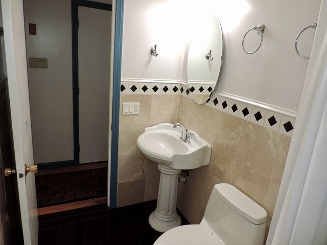 96 Logtown Rd, Amherst, MA 01002