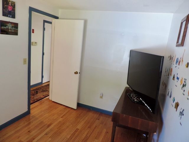 96 Logtown Rd, Amherst, MA 01002