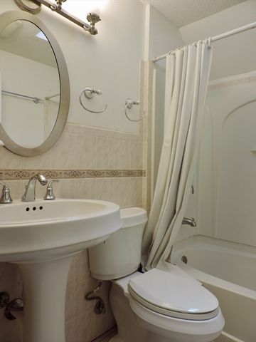 96 Logtown Rd, Amherst, MA 01002