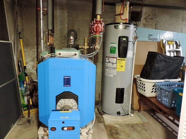 96 Logtown Rd, Amherst, MA 01002