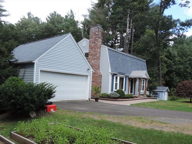 96 Logtown Rd, Amherst, MA 01002