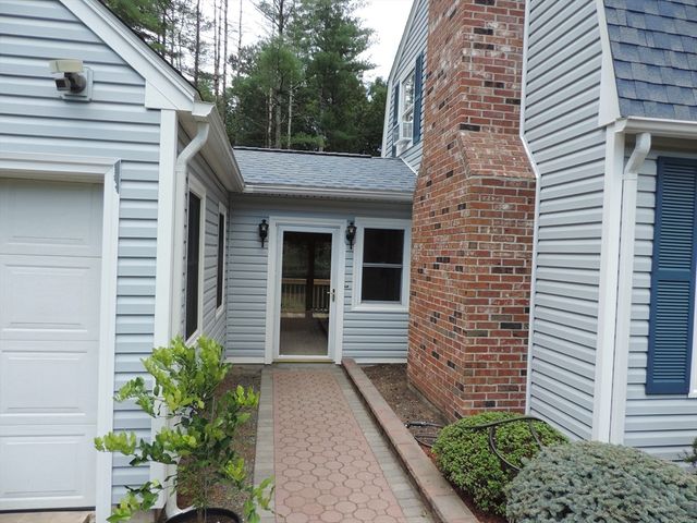 96 Logtown Rd, Amherst, MA 01002