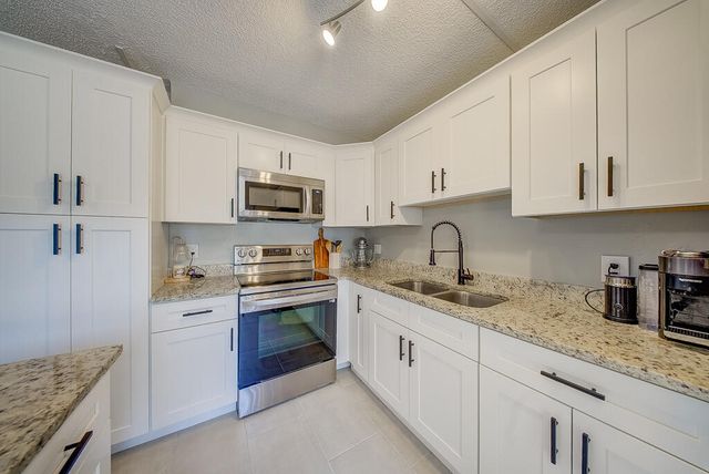 187 Woodland Road, Palm Springs, FL 33461