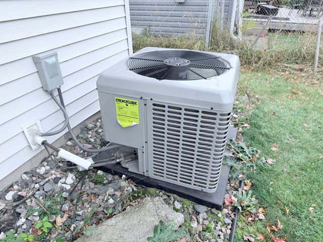 1569 Montana Avenue E, Saint Paul, MN 55106