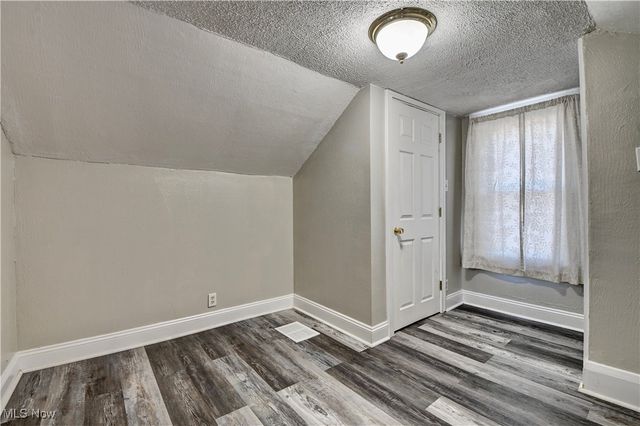 100 Meadow Court, Barberton, OH 44203