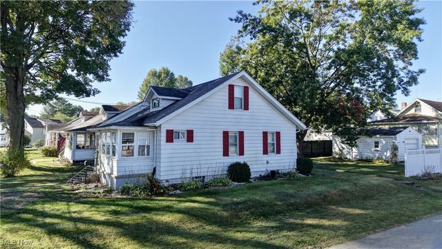 100 Meadow Court, Barberton, OH 44203