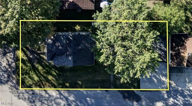 100 Meadow Court, Barberton, OH 44203