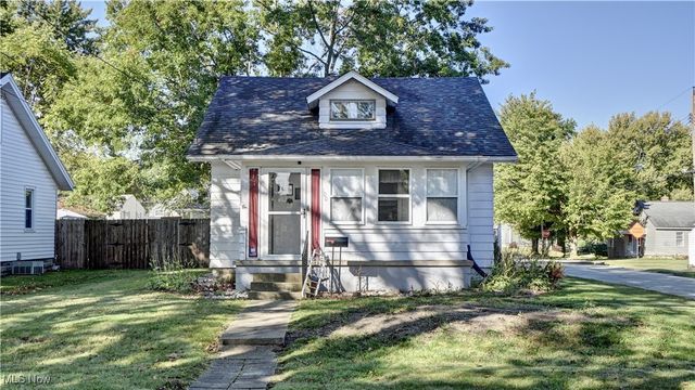 100 Meadow Court, Barberton, OH 44203