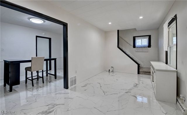 100 Meadow Court, Barberton, OH 44203