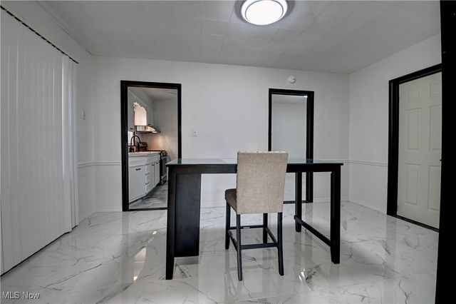 100 Meadow Court, Barberton, OH 44203