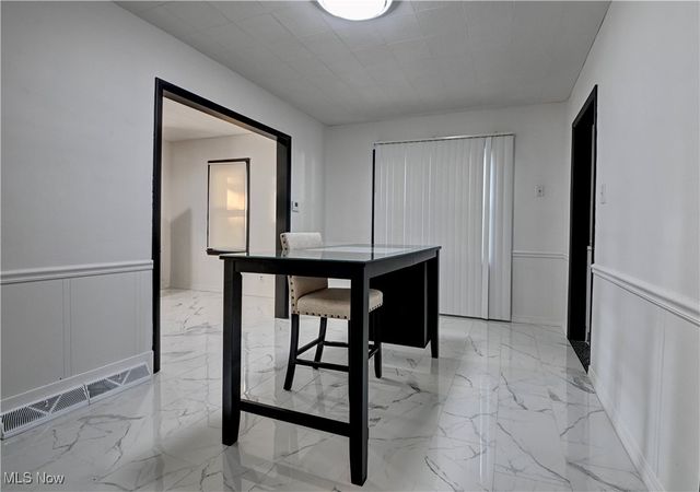 100 Meadow Court, Barberton, OH 44203