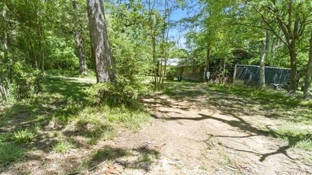 17027 Red Oak Drive, Plantersville, TX 77363
