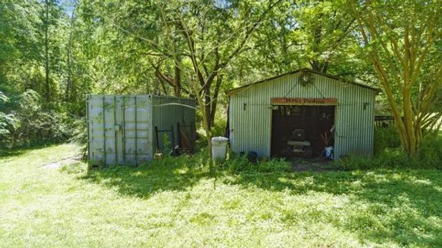 17027 Red Oak Drive, Plantersville, TX 77363