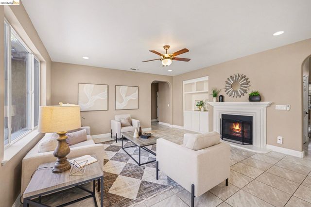 6372 Crystal Springs Cir, Discovery Bay, CA 94505