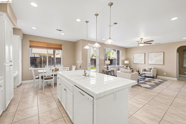 6372 Crystal Springs Cir, Discovery Bay, CA 94505