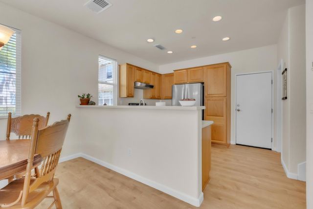 3801 Esplanade Cir, Folsom, CA 95630