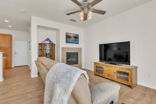 3801 Esplanade Cir, Folsom, CA 95630
