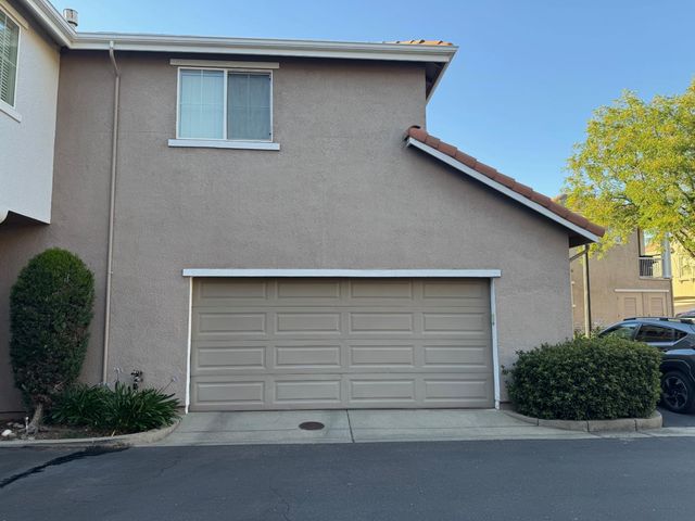 3801 Esplanade Cir, Folsom, CA 95630