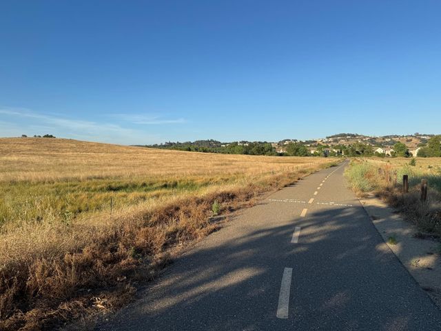 3801 Esplanade Cir, Folsom, CA 95630