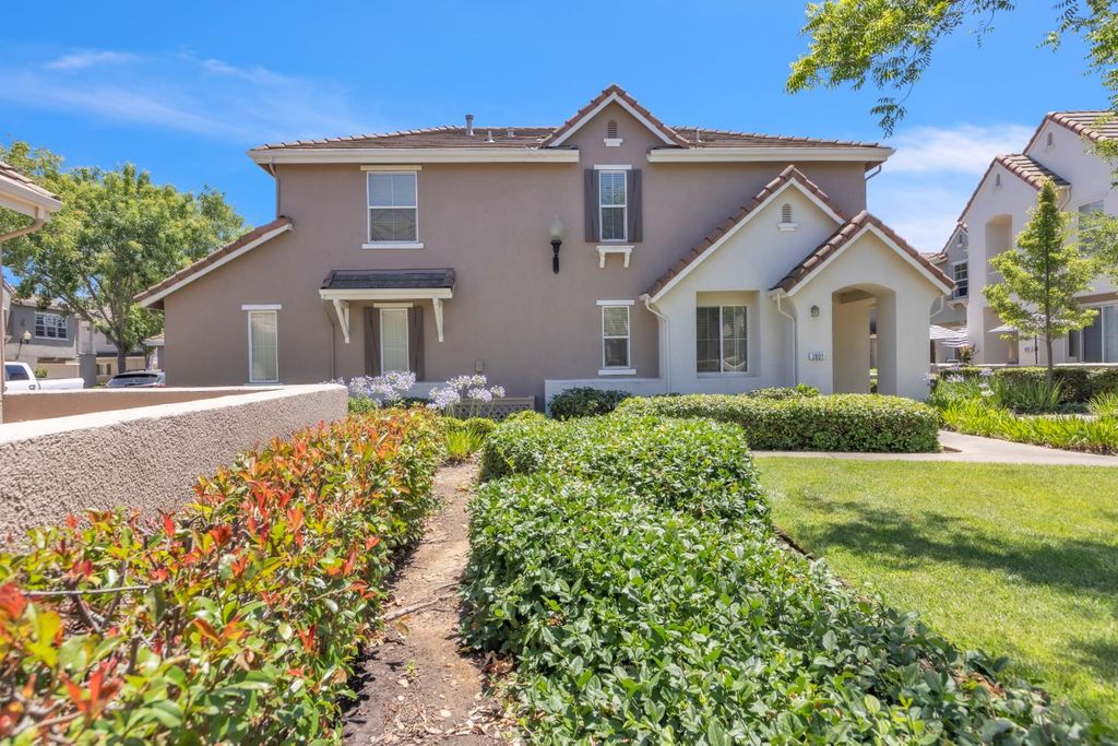 3801 Esplanade Cir, Folsom, CA 95630