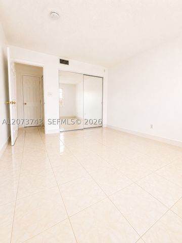 724 NE 4th St 5, Hallandale Beach, FL 33009