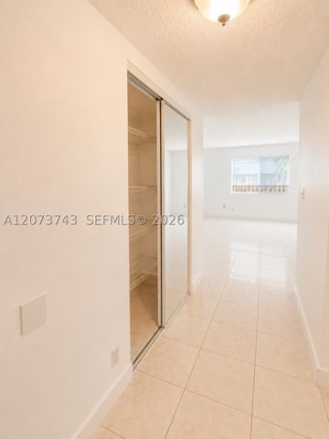 724 NE 4th St 5, Hallandale Beach, FL 33009
