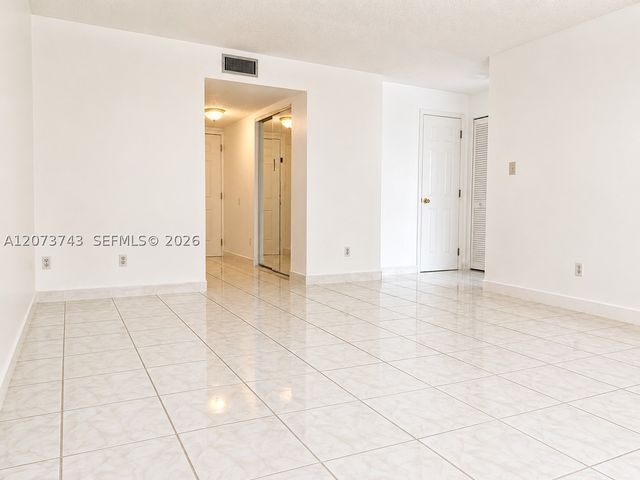 724 NE 4th St 5, Hallandale Beach, FL 33009