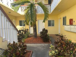 724 NE 4th St 5, Hallandale Beach, FL 33009