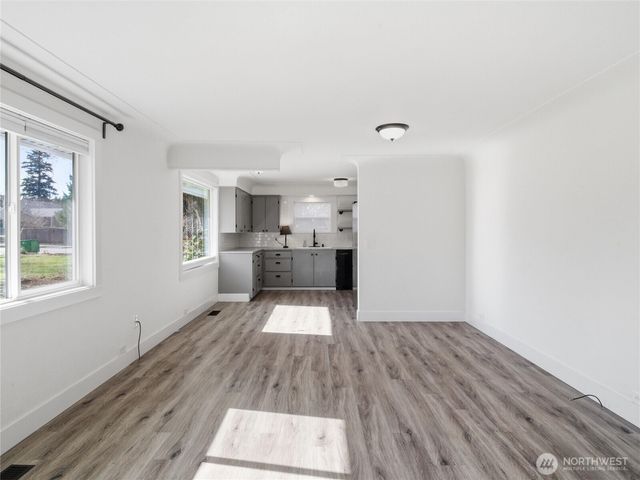 2016 Dickinson Avenue NW, Olympia, WA 98502